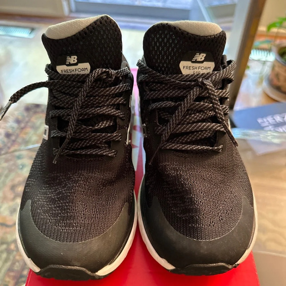 New balance women’s 7 wide, running shoe - Picture 3 of 4